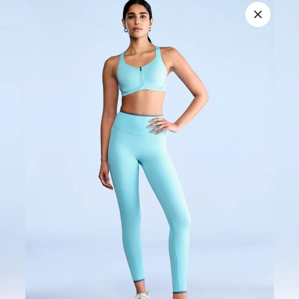 Victoria’s Secret Light Blue Women's Sports Bra - Picture 4 of 6
